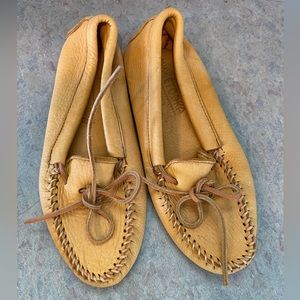 Minnetonka Double Deerskin Softsole. Size 6